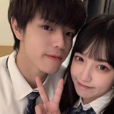 甜蜜真人一对两张男女头像图片