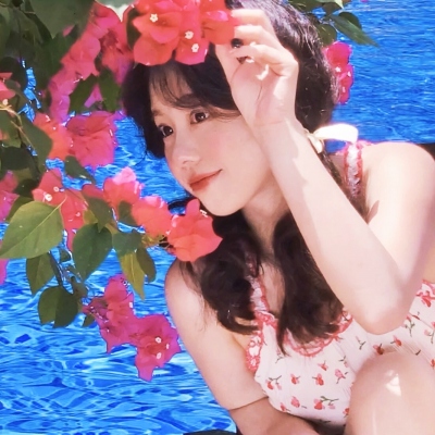 微信唯美干净清新温柔少女头像图片