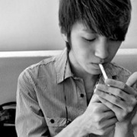超拽霸气男生叼烟吸烟抽烟头像图片