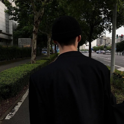 2025最酷男生qq头像