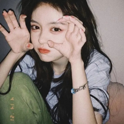 2025最火个性女头图片