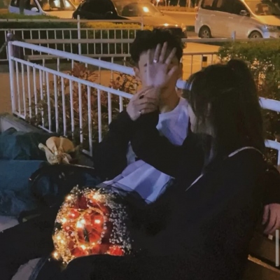 微信好看的情头一对情侣真人图片