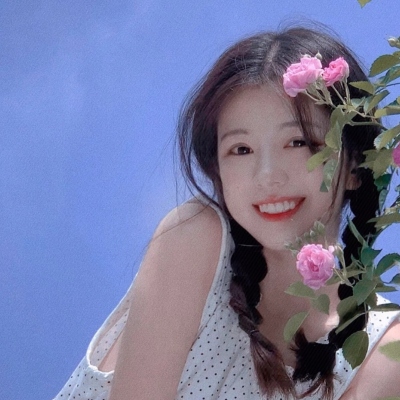 微信女生带花唯美意境图片