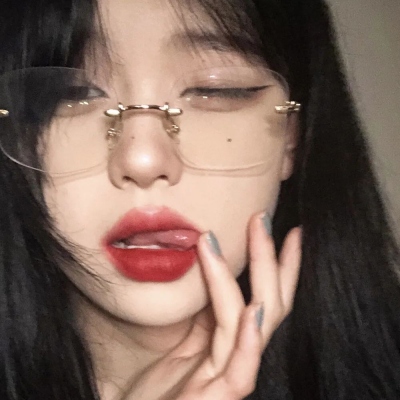 2025最火个性女头图片