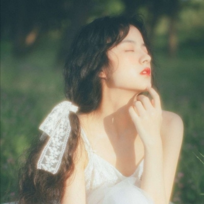 微信唯美森系小清新女头图片