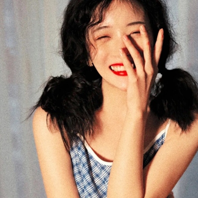2025微信头像最火爆女真人图片