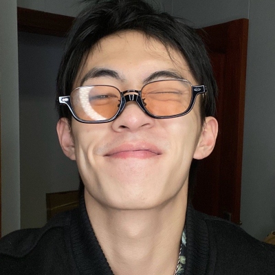 2025最火的男生头像图片
