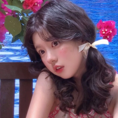 微信唯美干净清新温柔少女头像图片