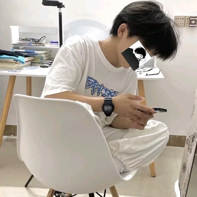 2025最火的男生头像图片