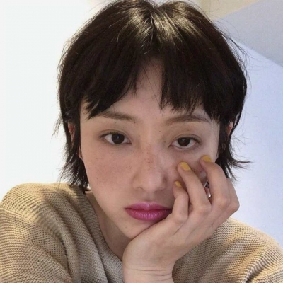 微信真人御姐小众头像图片