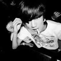 超拽霸气男生叼烟吸烟抽烟头像图片