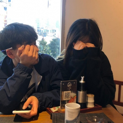 微信好看的情头一对情侣真人图片