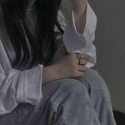 微信真人女头微丧不露脸图片