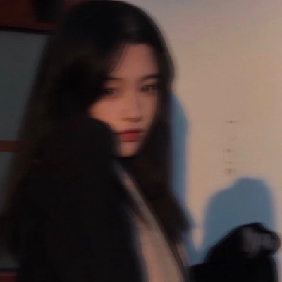2025最火个性头像图片女生