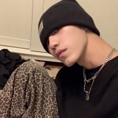 微信真人高贵的男生头像图片