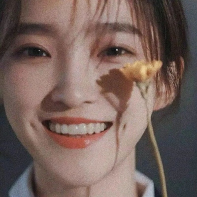 2025微信头像最火爆女真人图片