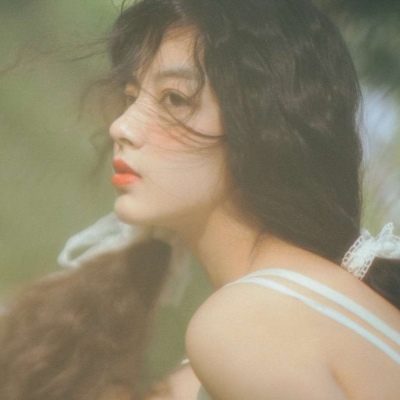 微信唯美森系小清新女头图片