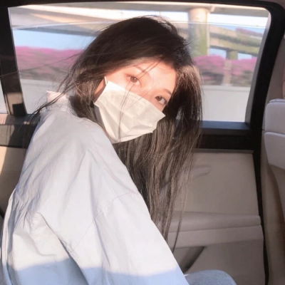 2025最火个性头像图片女生