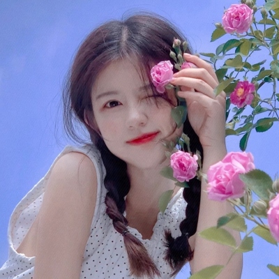 微信女生带花唯美意境图片
