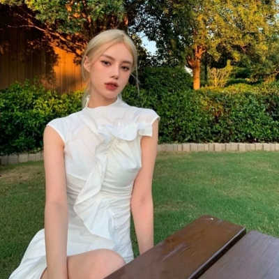 微信欧美女头ins单人高清真人图片