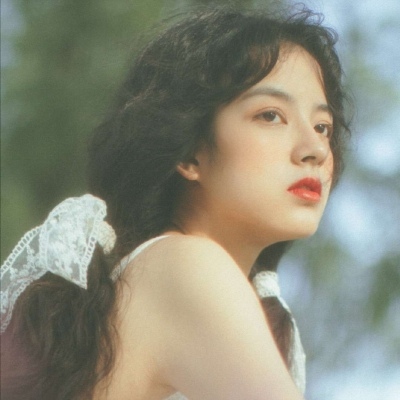 微信唯美森系小清新女头图片