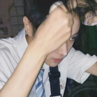 微信男生头像成熟稳重侧面图片
