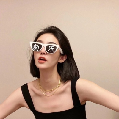 2025微信头像最火爆女真人图片