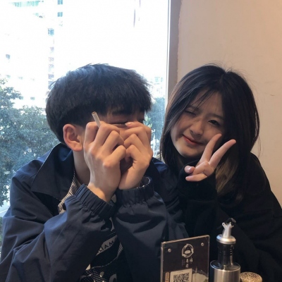 微信好看的情头一对情侣真人图片