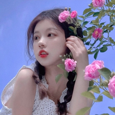 微信女生带花唯美意境图片
