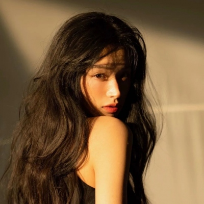 2025微信头像最火爆女真人图片