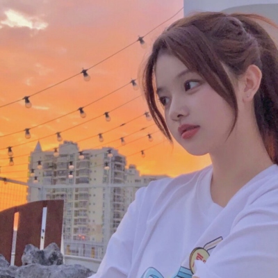 微信时尚真人图片头像女生