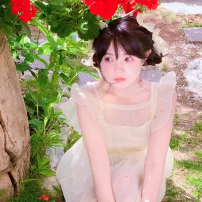 微信唯美干净清新温柔少女头像图片