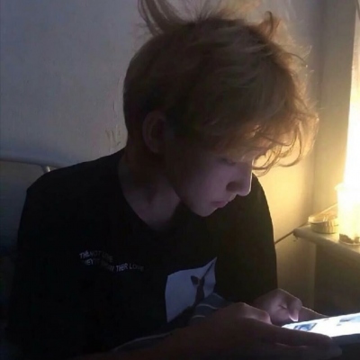 微信真人抑郁系男生头像图片