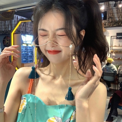 高级感爆棚的微信头像女生图片