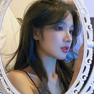 2025年微信最火的头像女生真人图片