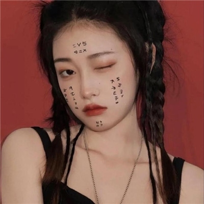 女生头像红色衣服
