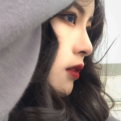 女生头像怼脸拍