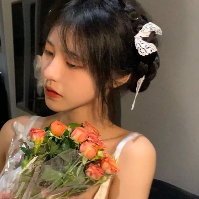 2025年微信最火的头像女生真人图片