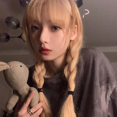 头像2025最火女生个性图片