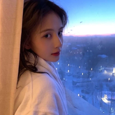 女生17岁头像真人照片