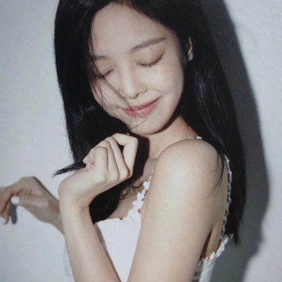 2025抖音很火的女生头像图片