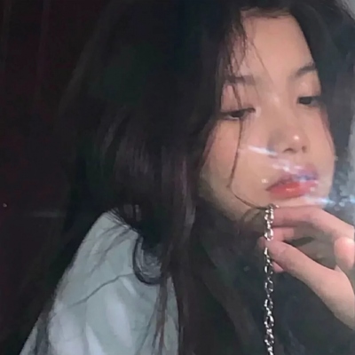 伤感女生真人头像图片