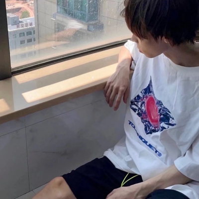 侧脸高冷气质男头