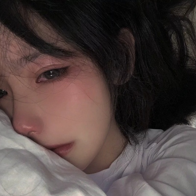 伤感女生真人头像图片