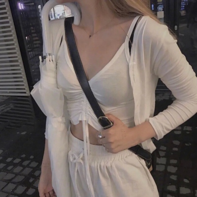 2025年微信最火的头像女生真人图片