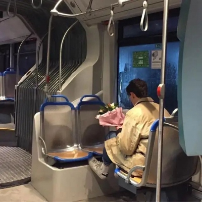 2025ins真人男头高清图片