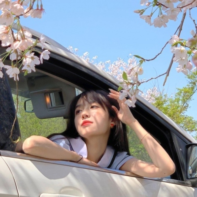 高级感爆棚的微信头像女生图片