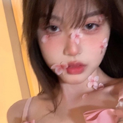 高级感爆棚的微信头像女生图片