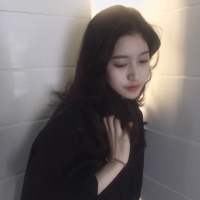 2025抖音很火的女生头像图片