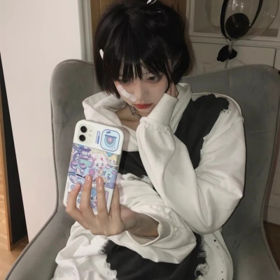 头像2025最火女生个性图片